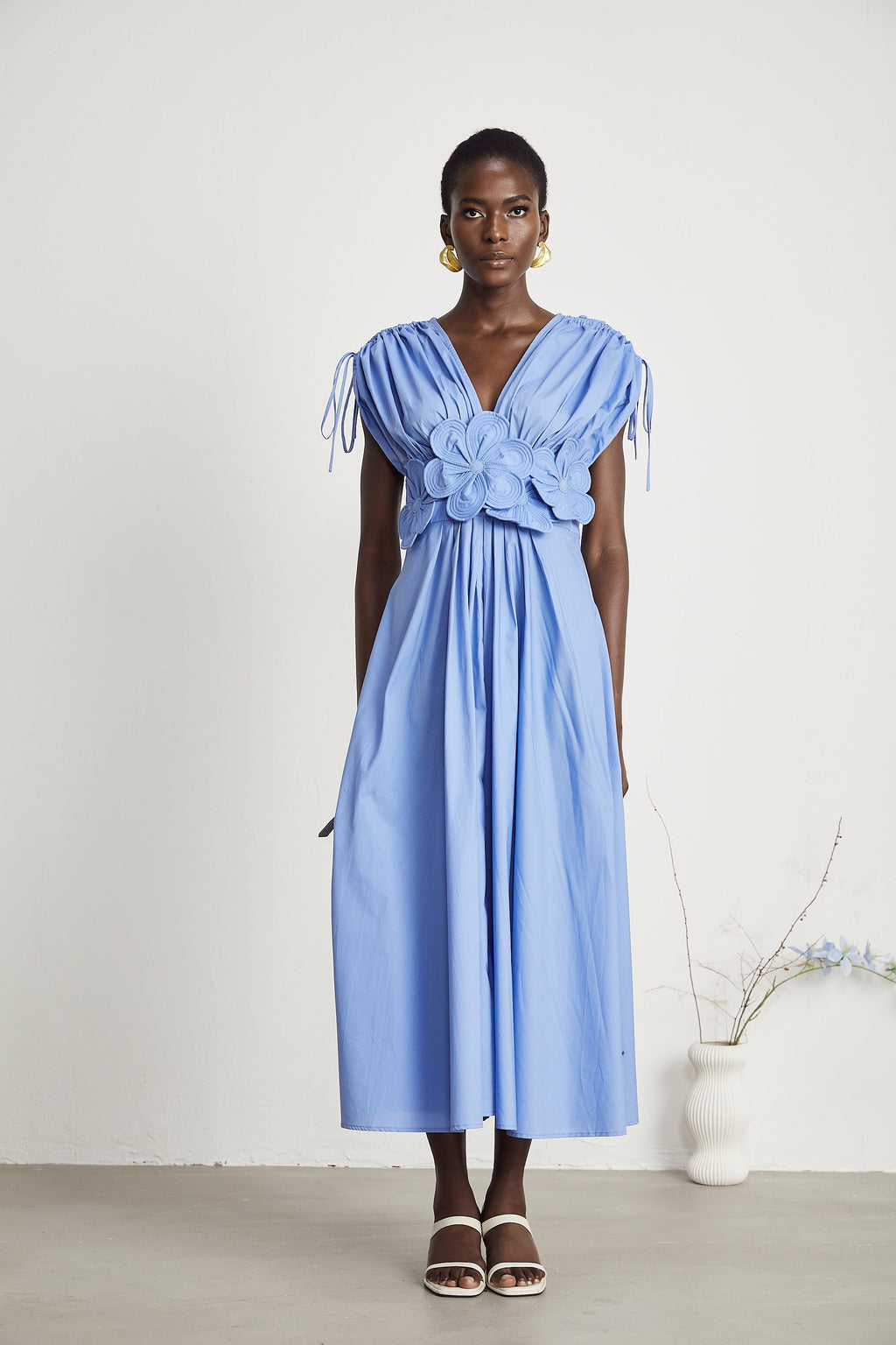 <img src="https://www.beryn-boutique.com/" 
       alt="Luxury Elegant 3D Floral Maxi Dress" 
       loading="lazy" />