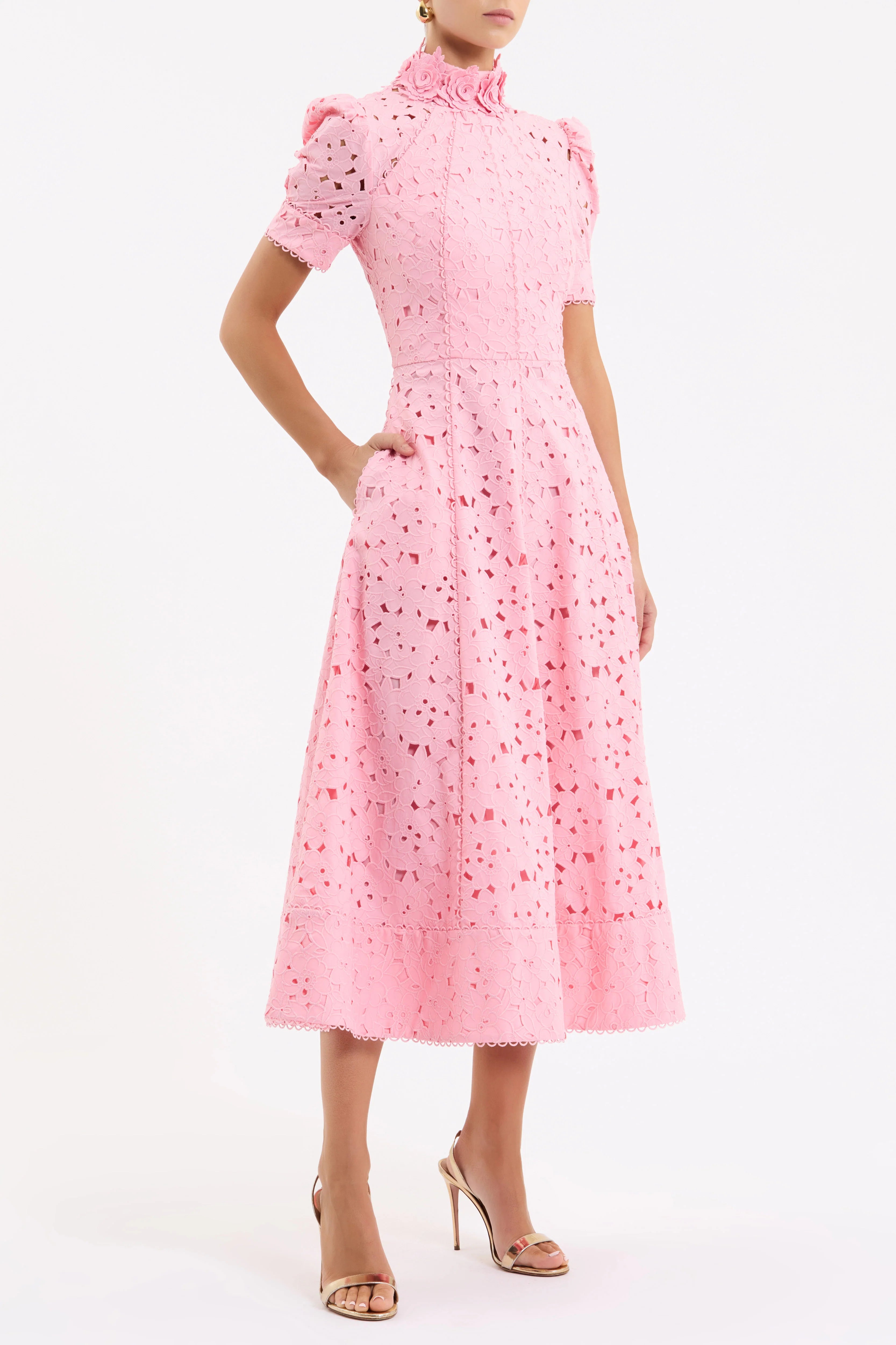 <a href="https://beryn-boutique.com/dress">
<img src="xxx.jpg" alt=<"Elegant Maxi Dress for Women | Casual to Formal All-Occasion Wear">
</a>
