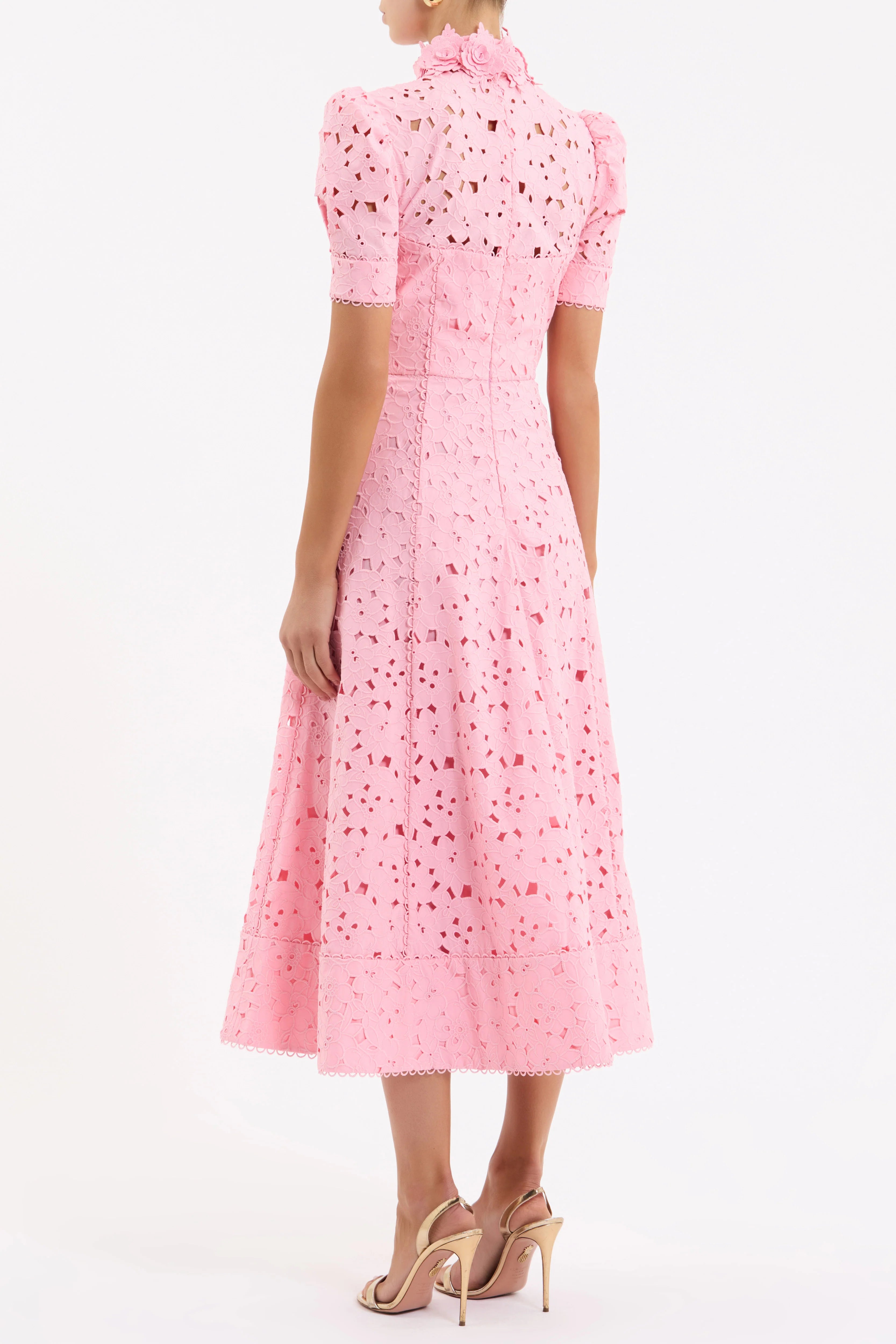 <a href="https://beryn-boutique.com/dress">
<img src="xxx.jpg" alt=<"Elegant Maxi Dress for Women | Casual to Formal All-Occasion Wear">
</a>
