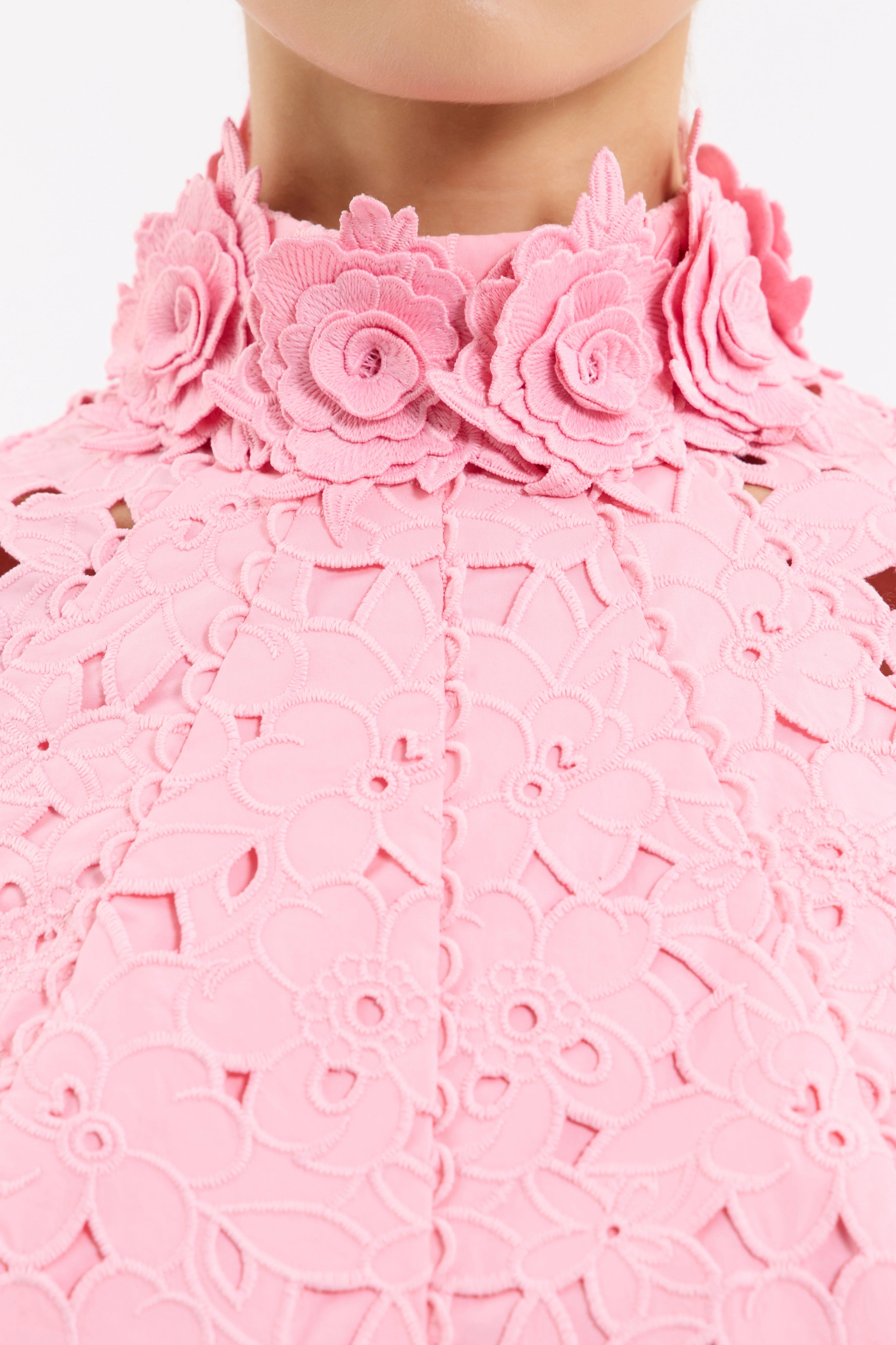 <a href="https://beryn-boutique.com/dress">
<img src="xxx.jpg" alt=<"Elegant Maxi Dress for Women | Casual to Formal All-Occasion Wear">
</a>
