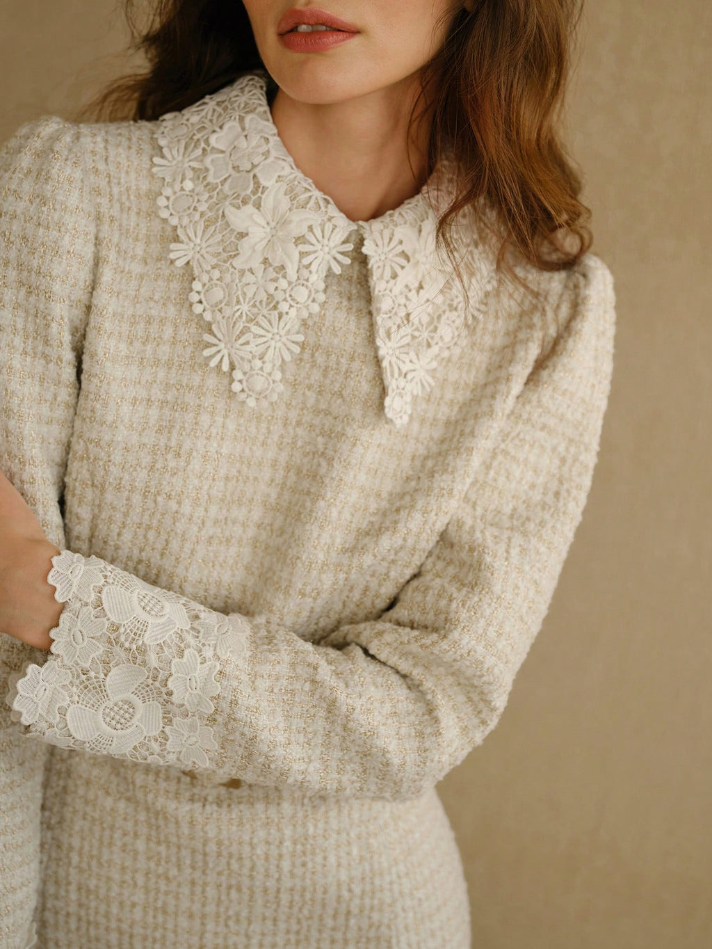 <a href="https://beryn-boutique.com/dress">
<img src="xxx.jpg" alt=<"Elegant Beige Check Tweed Dress with Lace Trim Collar & Cuffs, Belted Sheath Dres">
</a>
