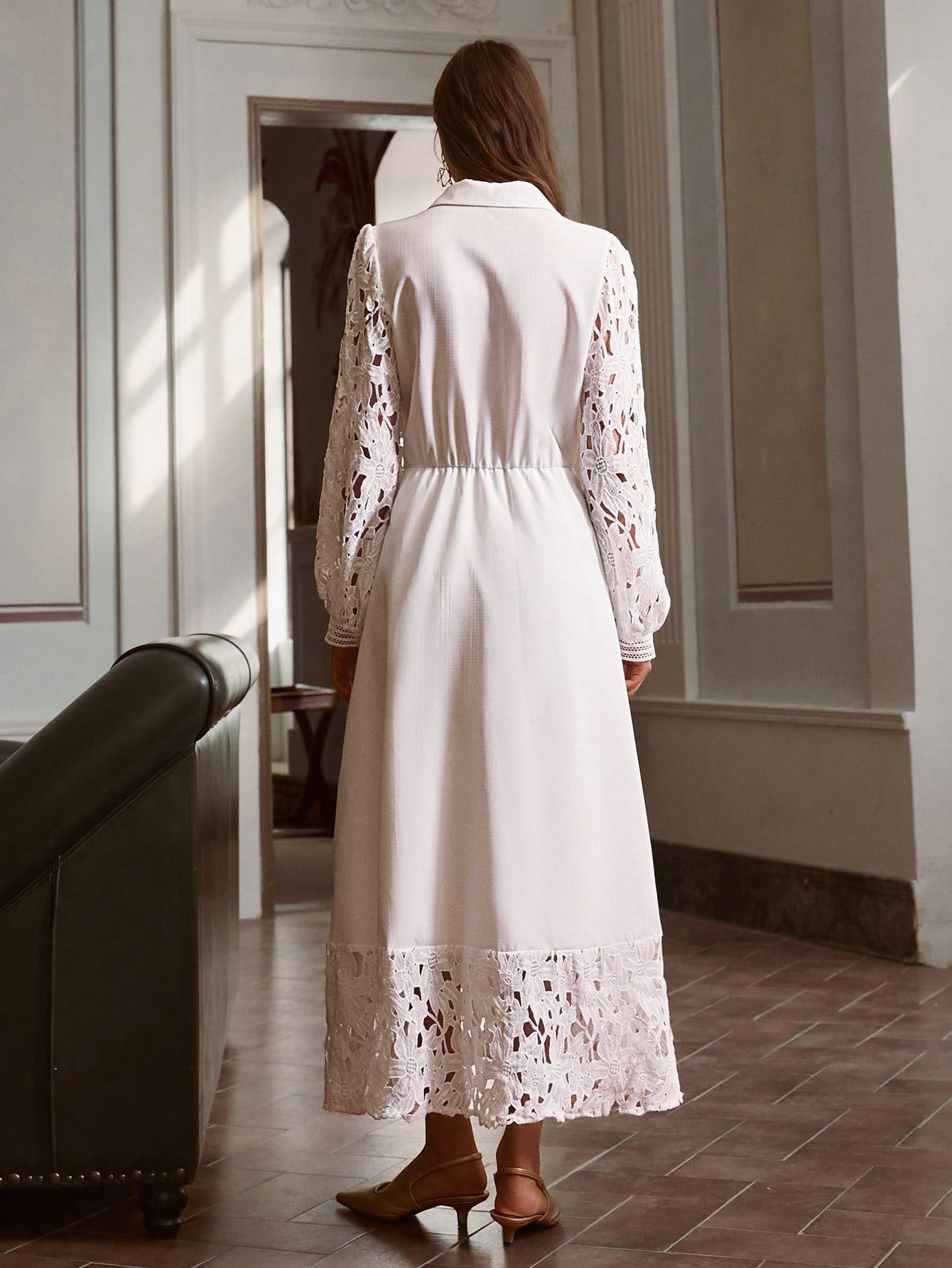 <a href="https://beryn-boutique.com/dress">
<img src="xxx.jpg" alt=<"Women's Spring/Summer  Lace Patchwork Button Decor Dress">
</a>
