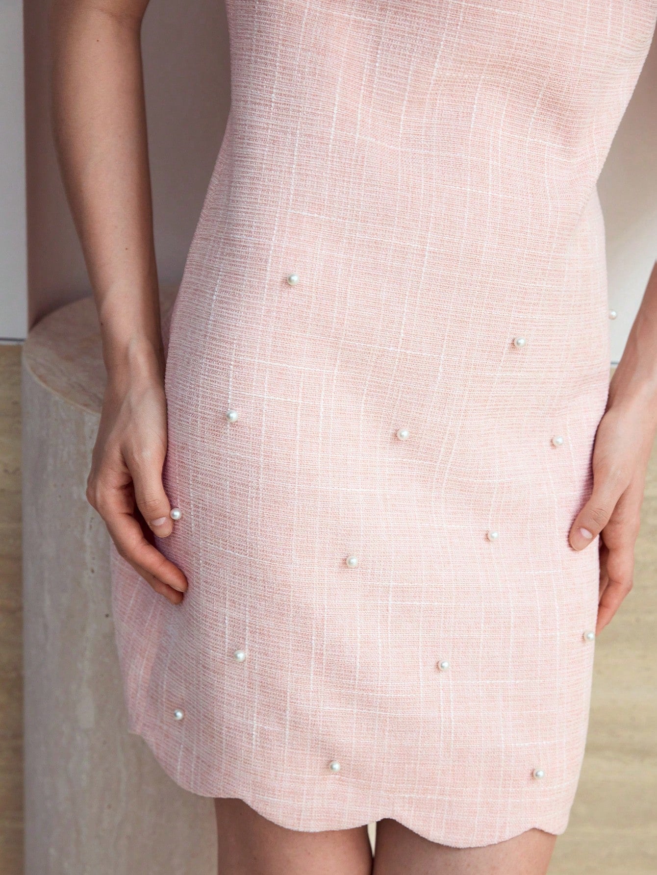 <a href="https://beryn-boutique.com/dress">
<img src="xxx.jpg" alt=<"Luxury Pink Tweed Mini Dress Sleeveless Rhinestone Collar Pearl Scalloped Cocktail Dress">
</a>
