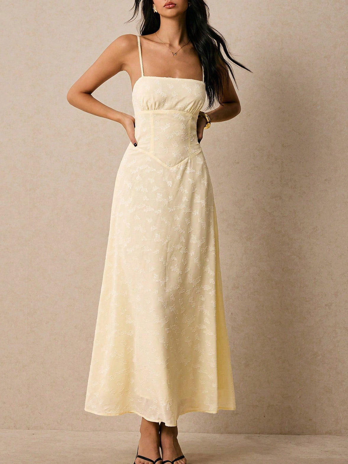 <a href="https://beryn-boutique.com/dress">
<img src="xxx.jpg" alt=<Women's Dresses Lace-Up Backless Romantic Maxi Dress">
</a>
