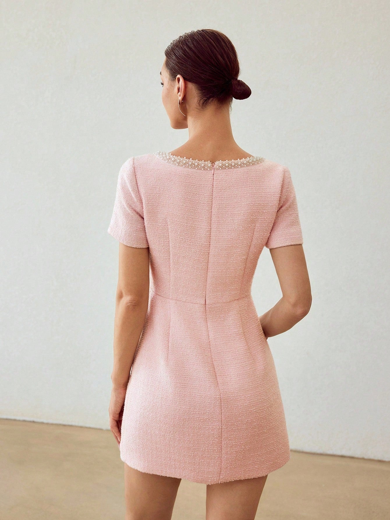 <a href="https://beryl-boutique.com/dress">
<img src="xxx.jpg" alt="Elegant Square Neck Pink Tweed Dress With Pearl Trim Short Sleeve Belted Mini Dress For Wedding Guest Party">
</a>
