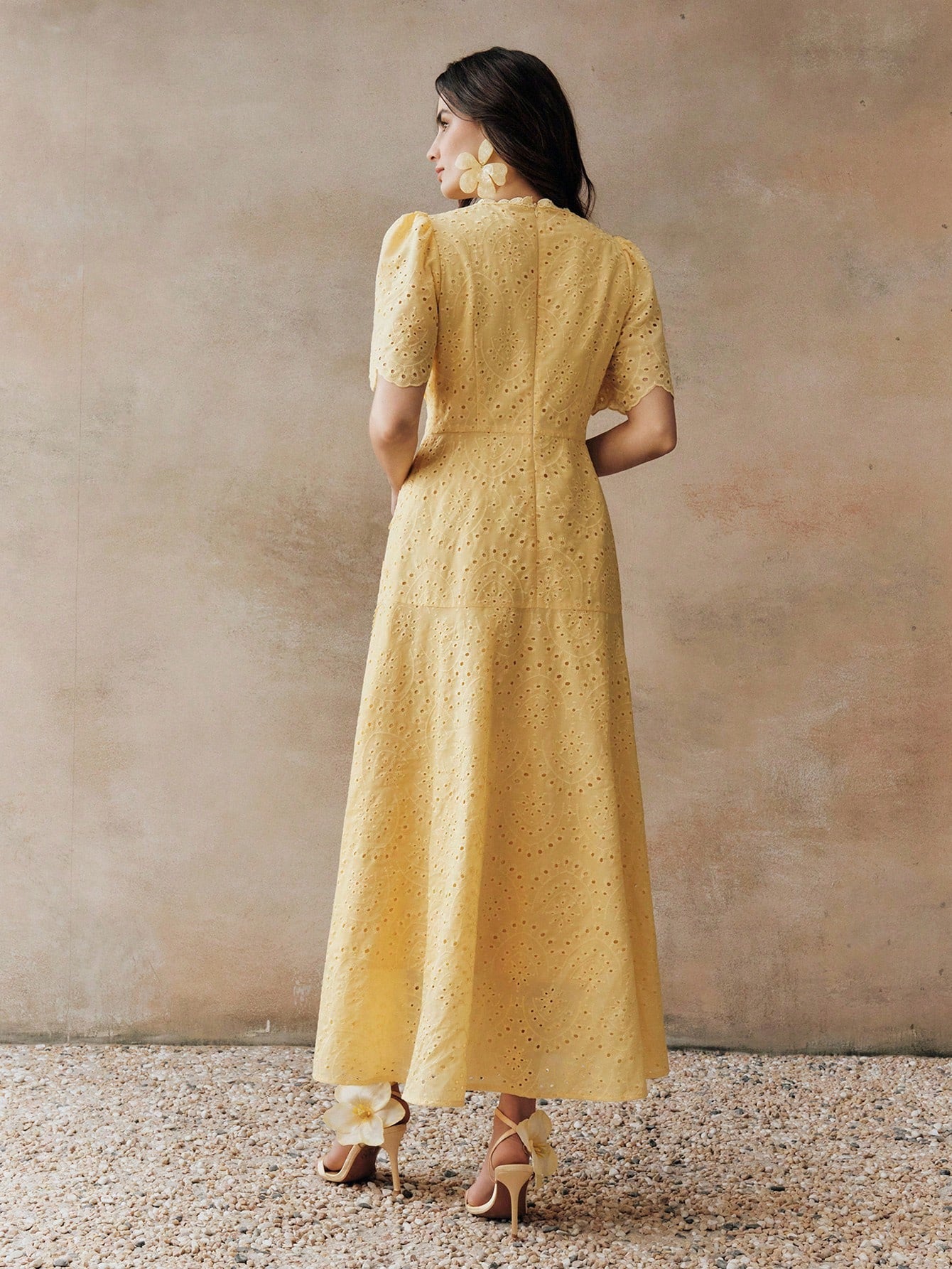 <a href="https://beryn-boutique.com/dress">
<img src="xxx.jpg" alt=<"Elegant Yellow Eyelet Lace Midi Dress for Women, Puff Sleeve Embroidered Cotton Boho Summer Maxi Dress">
</a>
