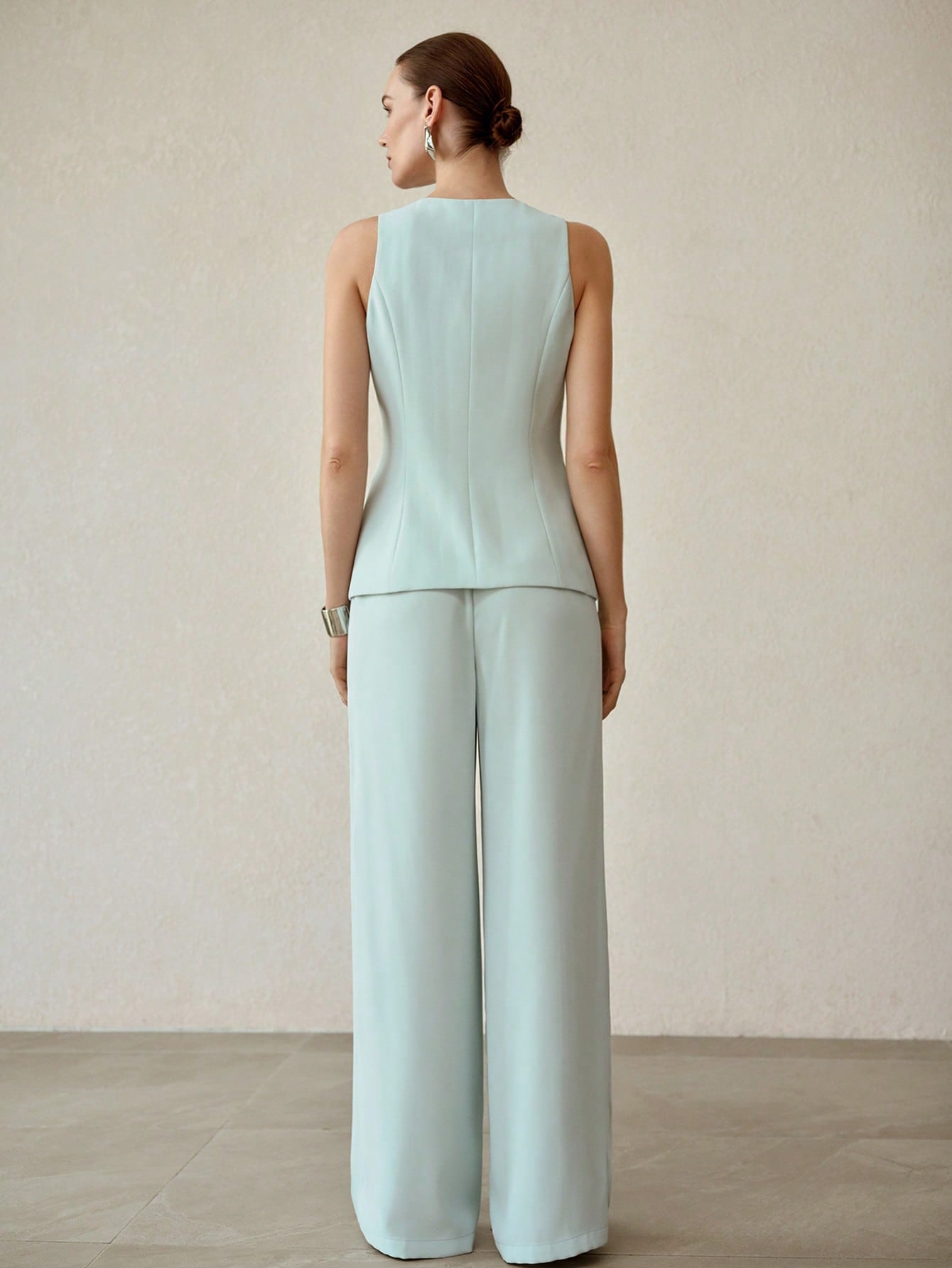 <a href="https://beryn-boutique.com/dress">
<img src="xxx.jpg" alt=<" WOMEN'S SLEEVELESS SUIT VEST & PANTS OUTERWEAR ">
</a>
