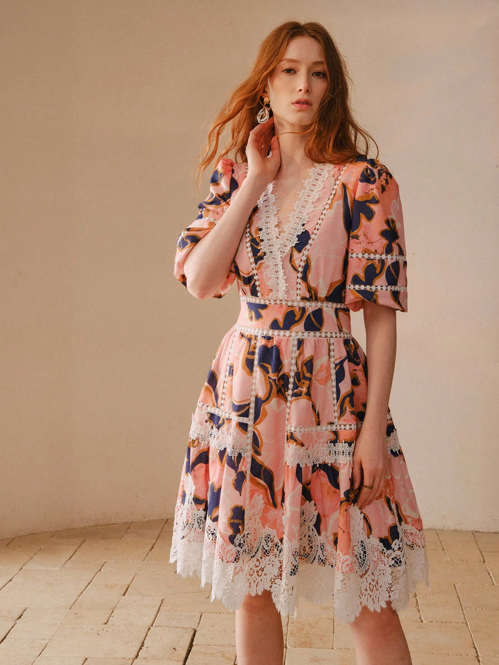 <a href="https://beryl-boutique.com/dress">
<img src="xxx.jpg" alt="  MOTF WOMEN'S FASHION FLORAL PRINT CONTRAST LACE SHORT DRESS">
</a>
