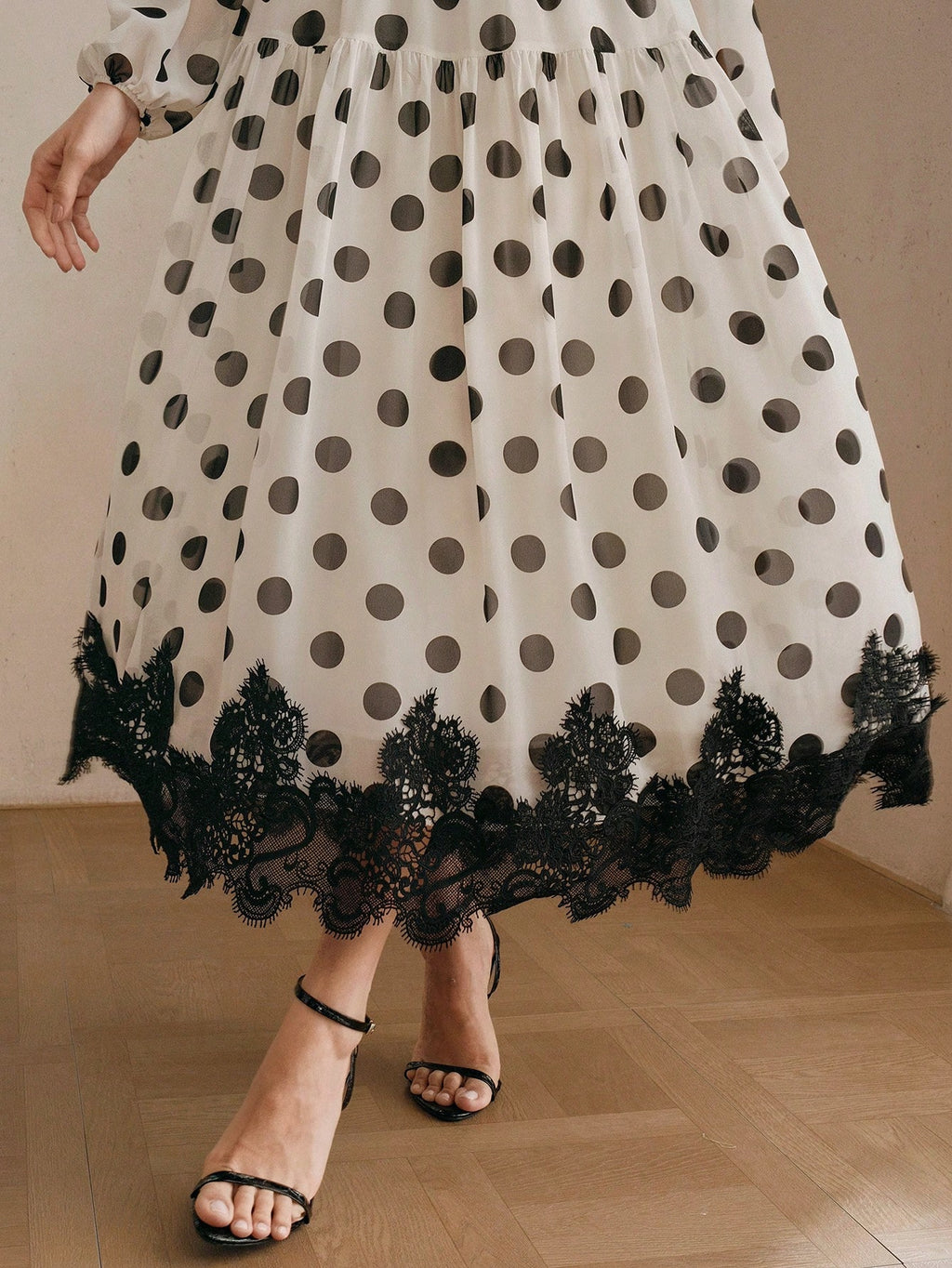 Women's Polka Dot Chiffon Lace Splice Tie