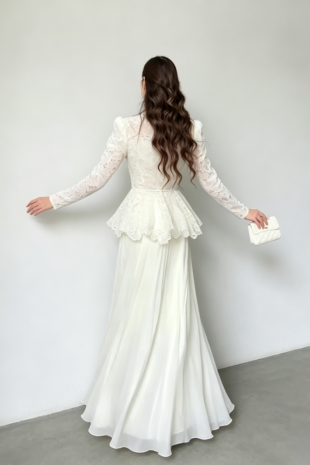 <img src="https://www.beryn-boutique.com/" 
       alt="Ivory Lace Two-Piece Bridal Dress" 
       loading="lazy" />