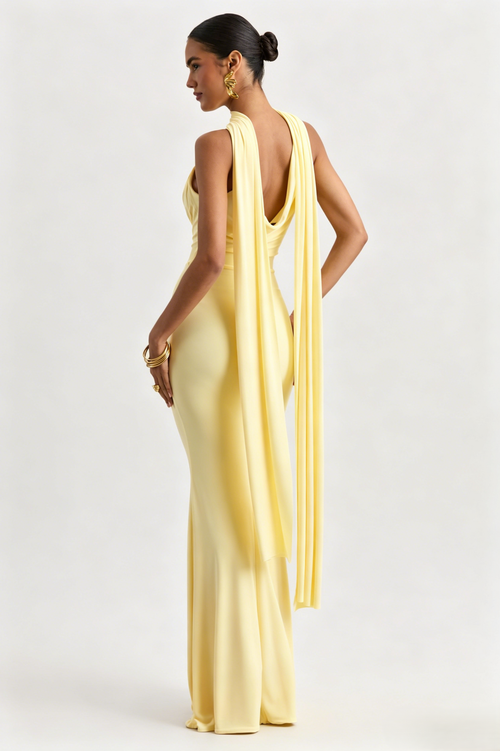 
<img src="https://www.beryn-boutique.com/" 
       alt="Trendy Deep V-Neck Dress with Ribbons" 
       loading="lazy" />