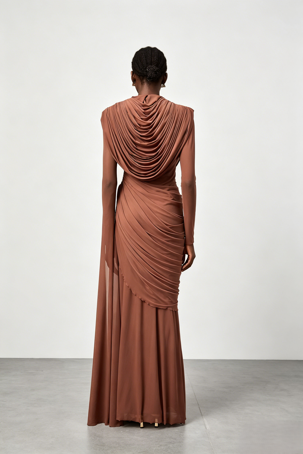 <img src="https://www.beryn-boutique.com/" 
       alt="Chocolate Draped Formal Maxi Dress" 
       loading="lazy" />
