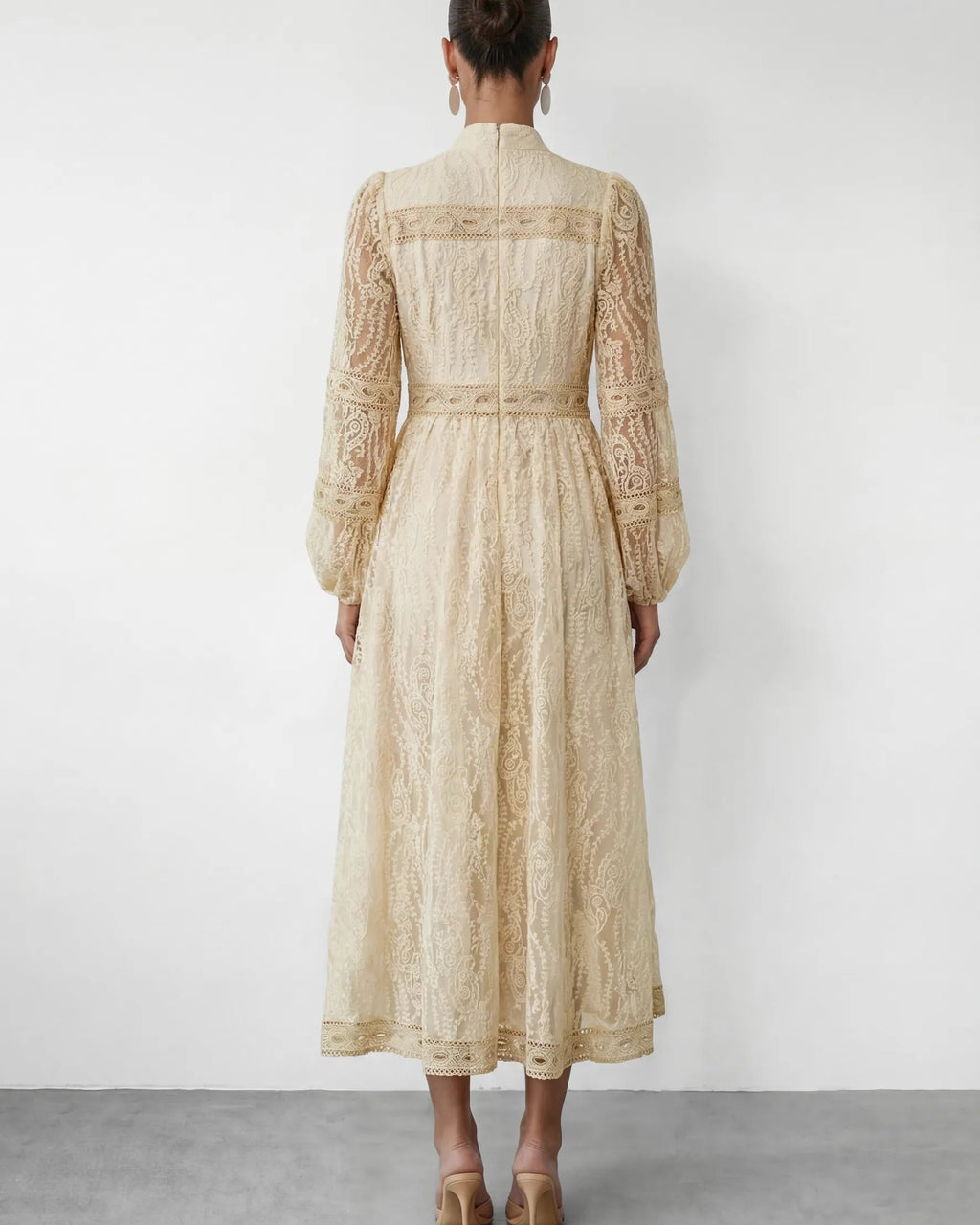 <img src="https://www.beryn-boutique.com/" 
       alt="Bohemian Cream Lace Midi Dress" 
       loading="lazy" />