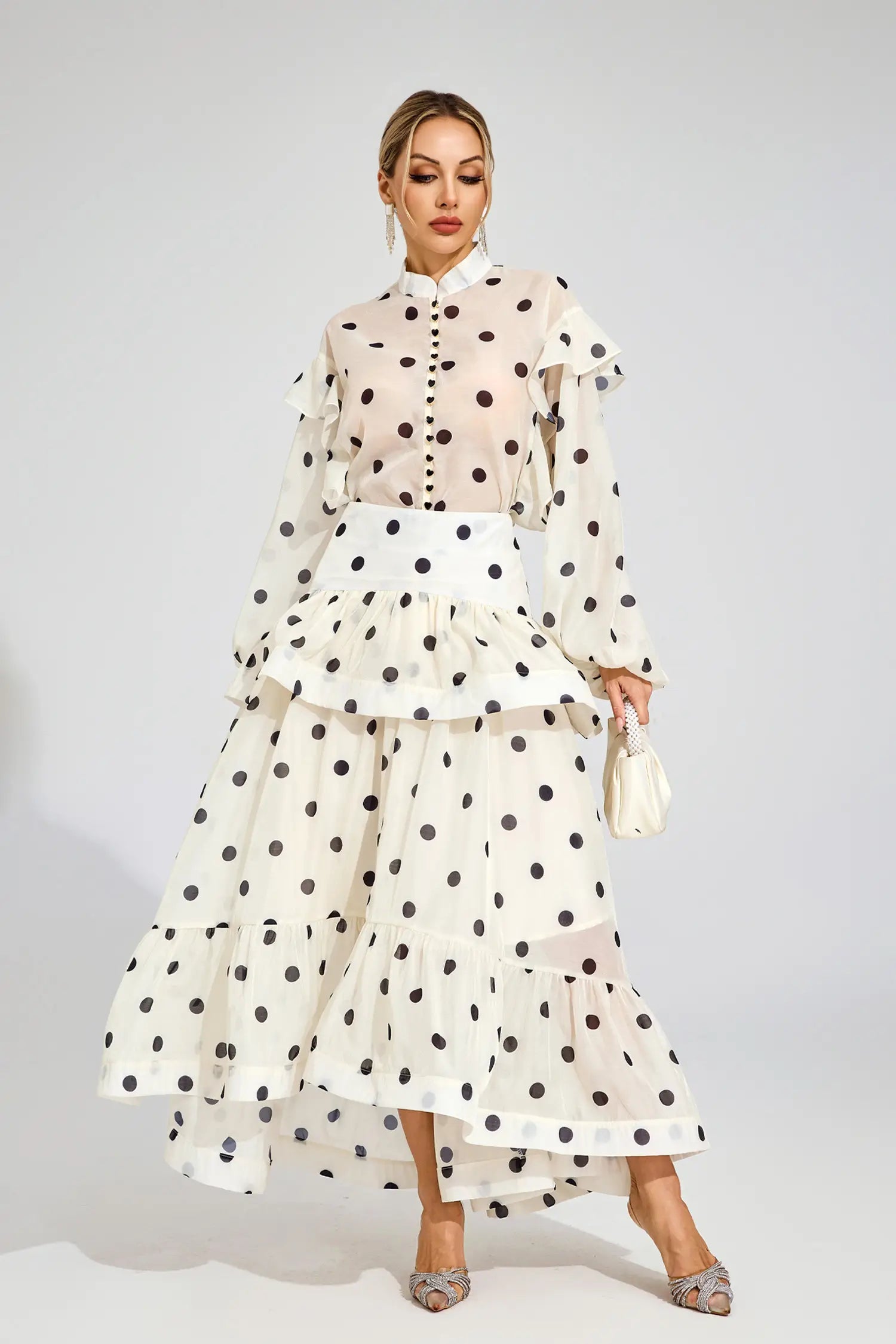 <img src="https://www.beryn-boutique.com/" 
       alt="Long Sleeve Polka Dot TOP&Skirt" 
       loading="lazy" />