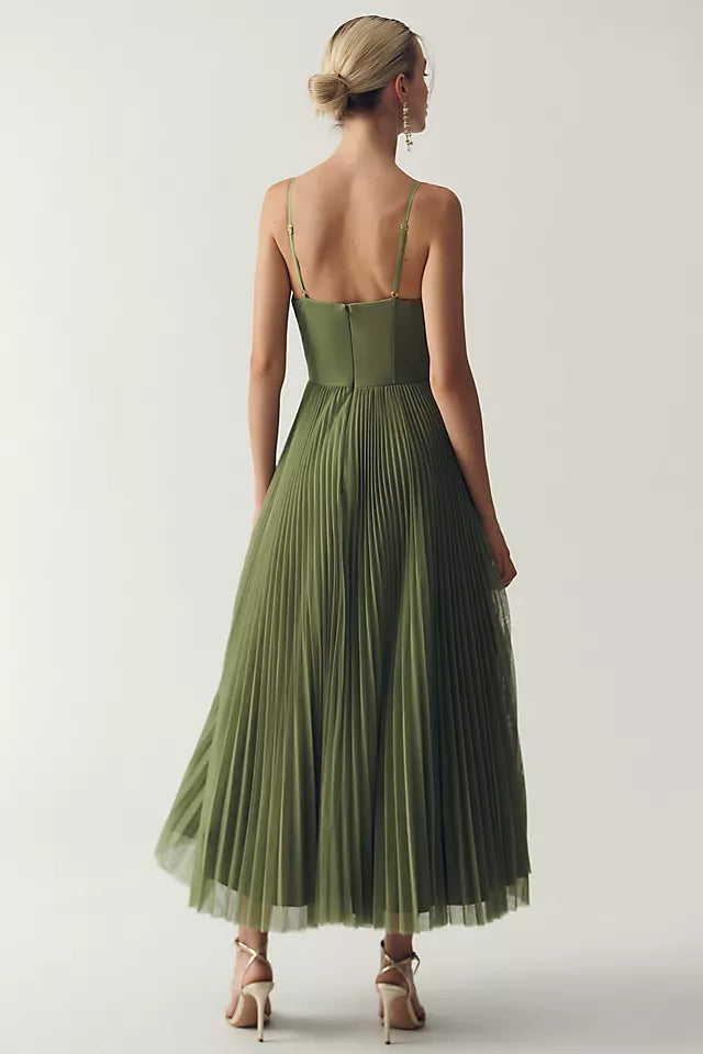 <img src="https://www.beryn-boutique.com/" 
       alt="Green Spaghetti Strap Pleated Midi Dress" 
       loading="lazy" />