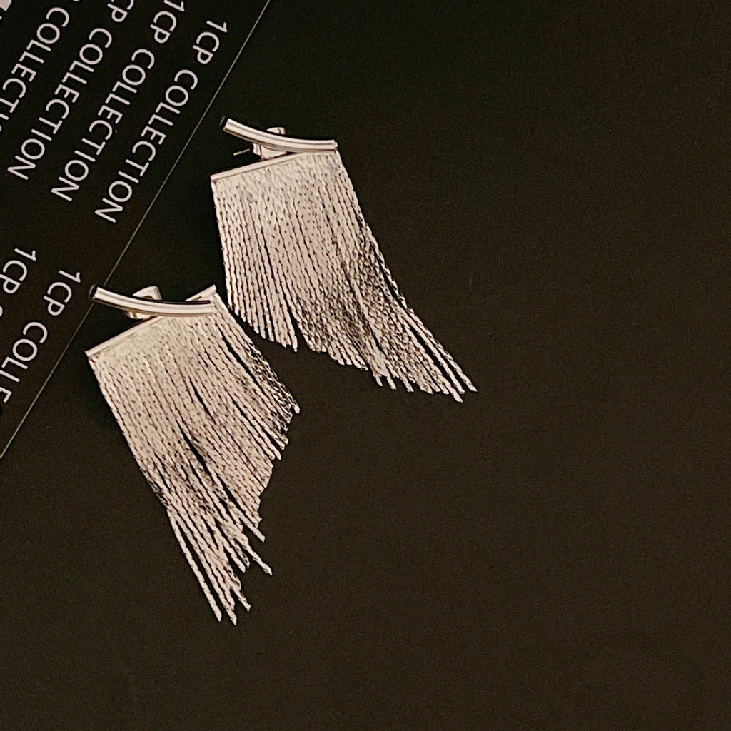 Sleek Line Design High Aesthetic Linear Tassel Earrings