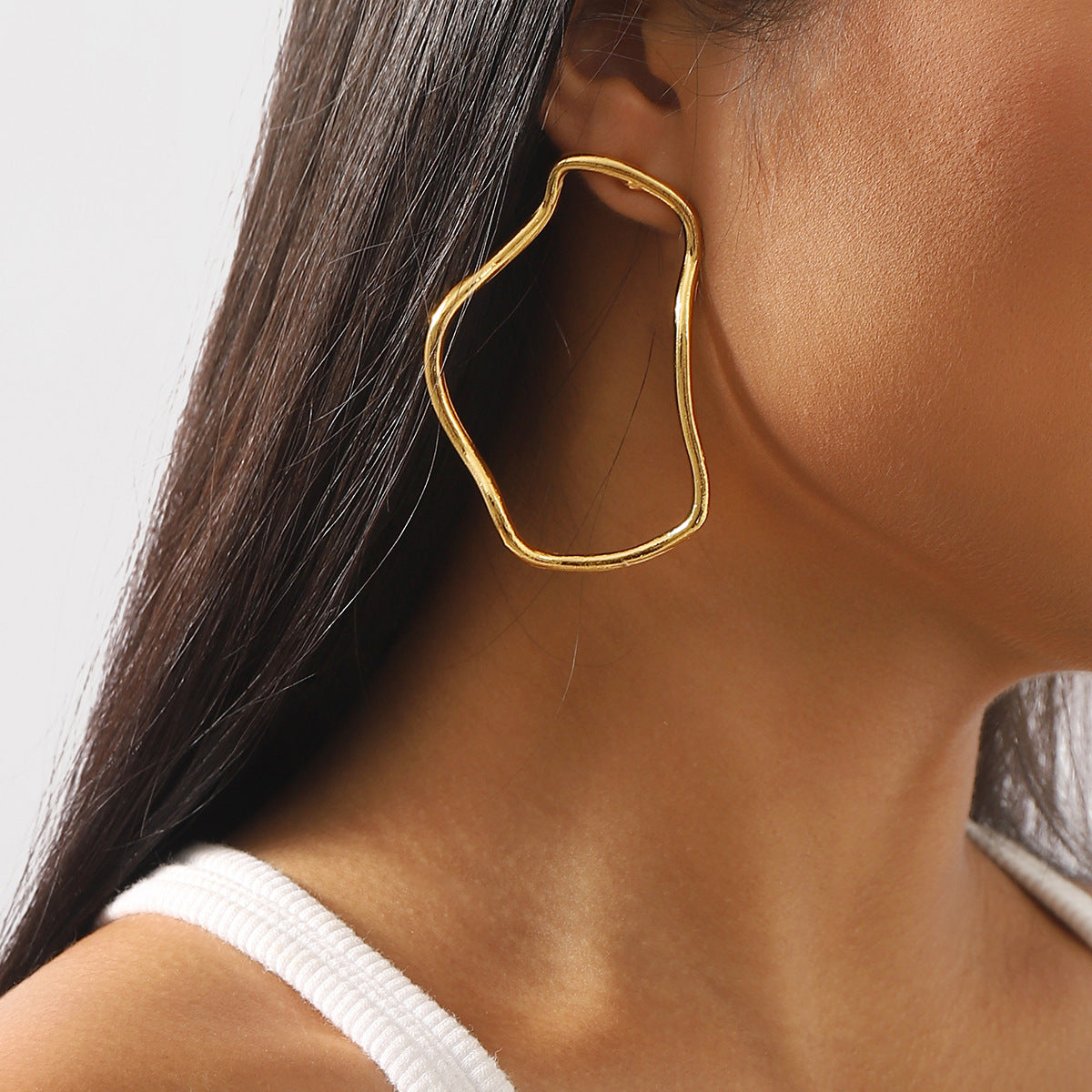 <a href="https://beryn-boutique.com/dress">
<img src="xxx.jpg" alt=<"Metal Sequin Tassel Square Geometric Long Drop Earrings">
</a>
