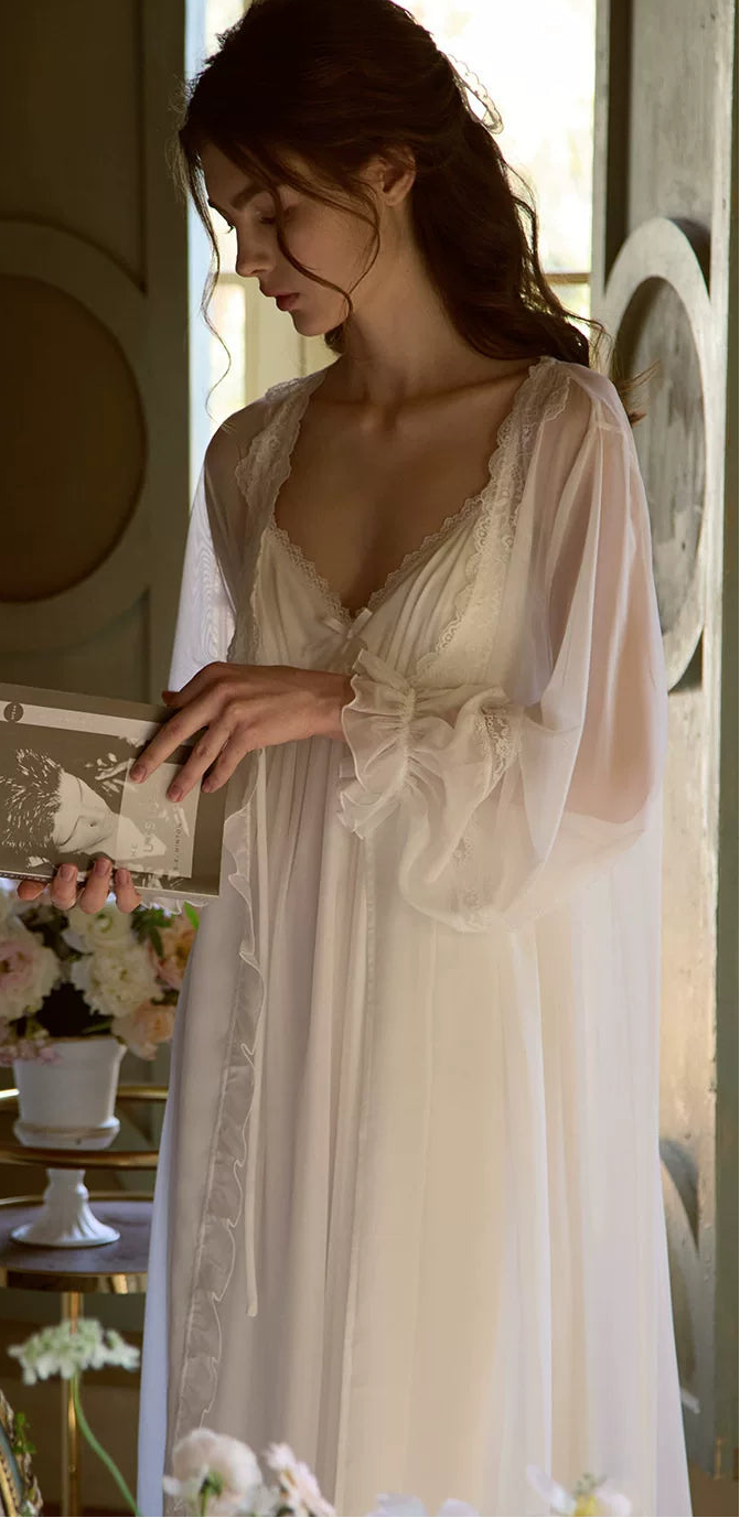 <a href="https://beryn-boutique.com/dress">
<img src="xxx.jpg" alt=<"Women 2 Piece Lace Sleepwear Set Sexy Cami Nightgown & Robe">
</a>
