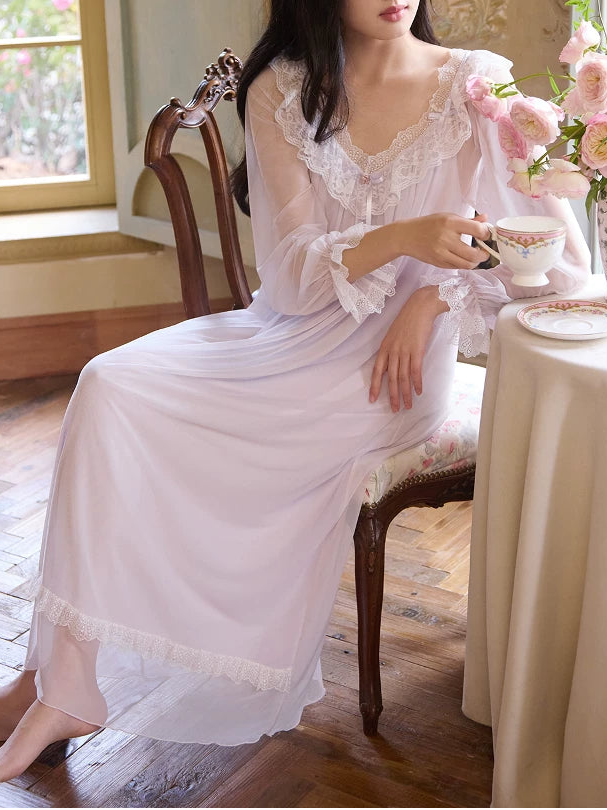 <a href="https://beryn-boutique.com/dress">
<img src="xxx.jpg" alt=<"Luxury High End Princess Nightgown French Palace Lace Long Sleeve Sleepwear">
</a>
