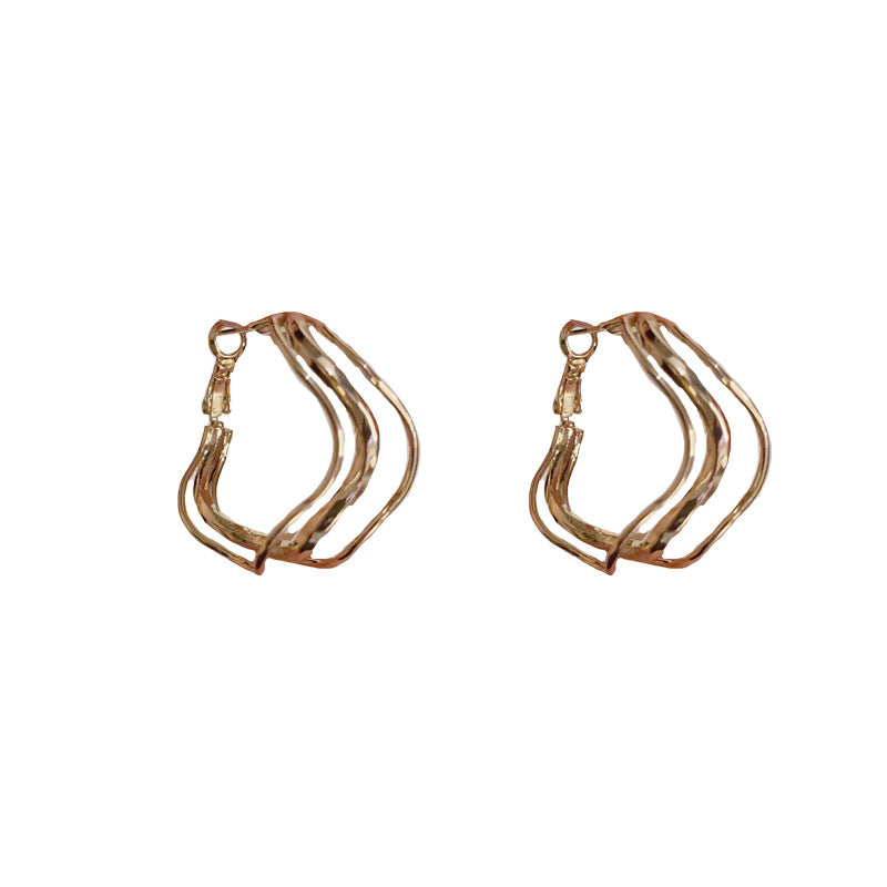 <a href="https://beryn-boutique.com/dress">
<img src="xxx.jpg" alt=<"Luxury Dainty Multi-layer Irregular Metal Hoop Earrings">
</a>
