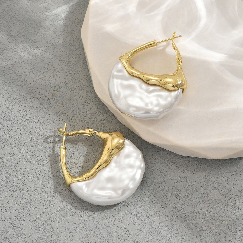<a href="https://beryn-boutique.com/dress">
<img src="xxx.jpg" alt=<"Luxury Pearl Inlaid Versatile High-end Temperament Earrings">
</a>
