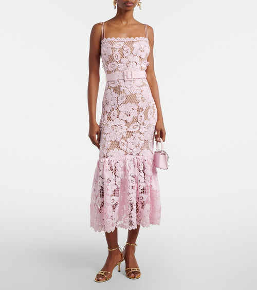 <a href="https://beryn-boutique.com/dress">
<img src="xxx.jpg" alt="Belted Crochet Lace Maxi Dress, Sleeveless Cutout Floral Knit Long Dress for Formal Occasions">
</a>
