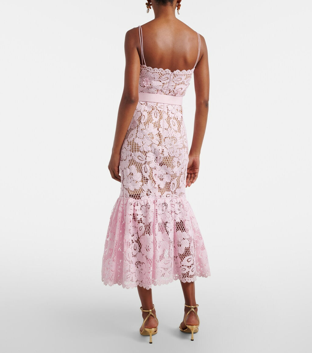 
<a href="https://beryn-boutique.com/dress">
<img src="xxx.jpg" alt="Belted Crochet Lace Maxi Dress, Sleeveless Cutout Floral Knit Long Dress for Formal Occasions">
</a>
