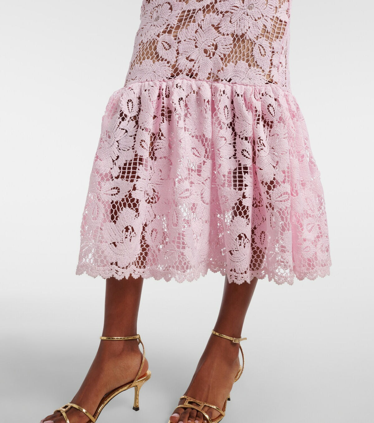 <a href="https://beryn-boutique.com/dress">
<img src="xxx.jpg" alt="Belted Crochet Lace Maxi Dress, Sleeveless Cutout Floral Knit Long Dress for Formal Occasions">
</a>
