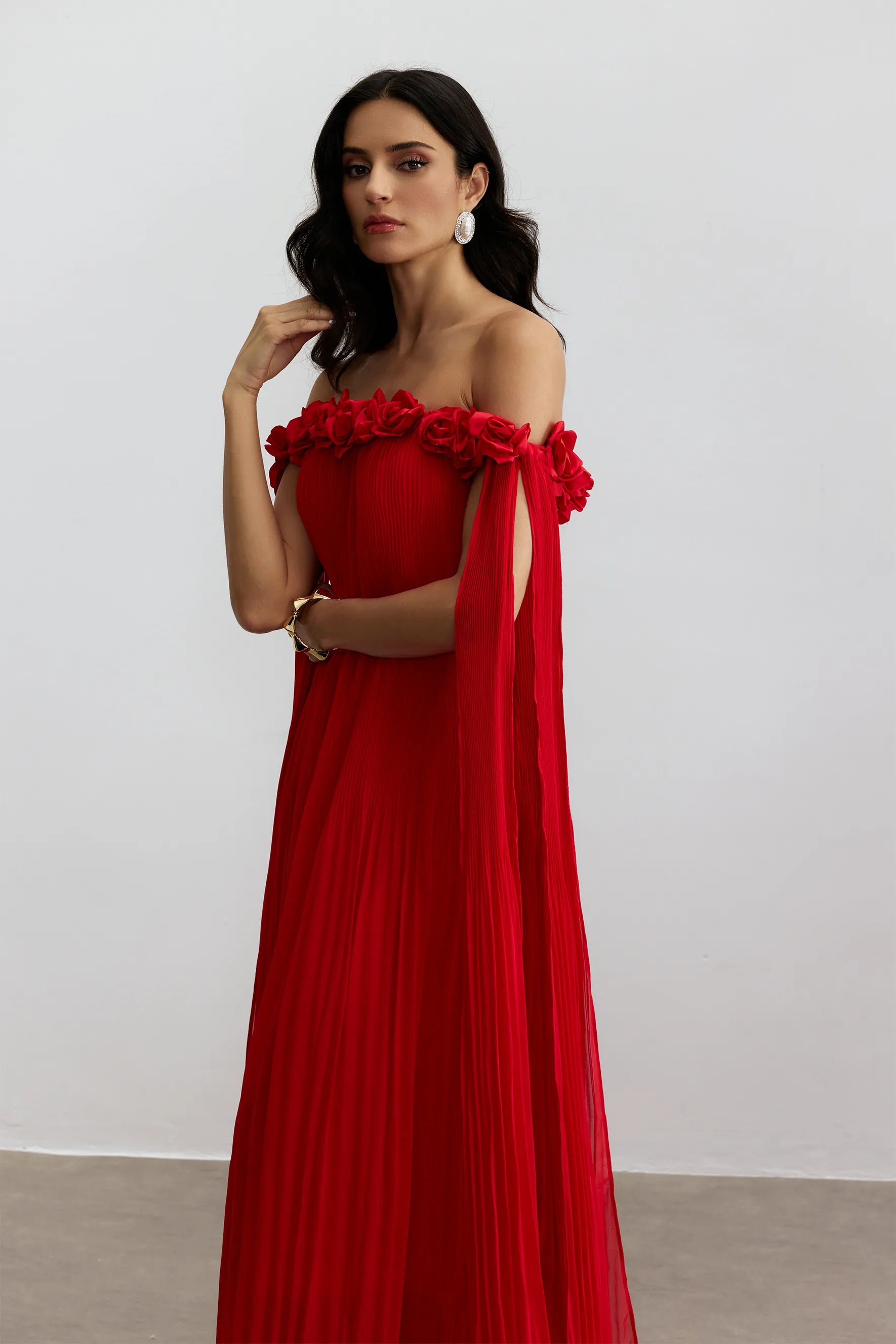 <img src="https://www.beryn-boutique.com/" 
       alt="Red 3D Rose Pleated Maxi Dress" 
       loading="lazy" />