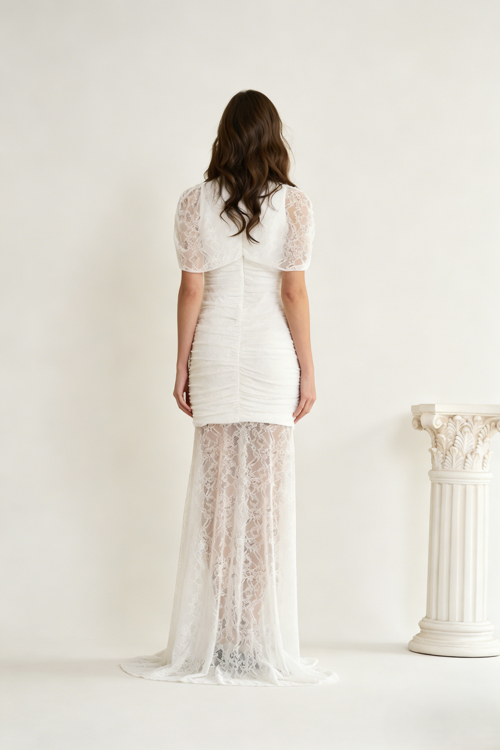<img src="https://www.beryn-boutique.com/" 
       alt="Asymmetrical High Neck Wedding Dress" 
       loading="lazy" />