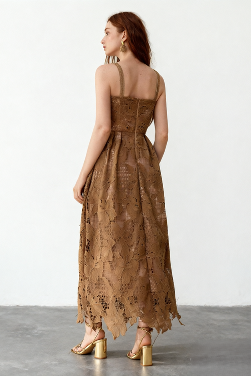 <img src="https://www.beryn-boutique.com/" 
       alt="Coffee Sweetheart Corset Midi dress" 
       loading="lazy" />