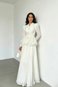 <img src="https://www.beryn-boutique.com/" 
       alt="Ivory Lace Two-Piece Bridal Dress" 
       loading="lazy" />