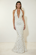 <img src="https://www.beryn-boutique.com/" 
       alt="Stunning 3D Rose Mermaid Wedding Dress" 
       loading="lazy" />